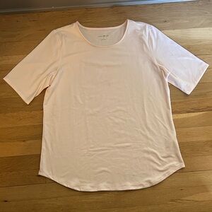 Elizabeth & Clarke Women's Light Pink Top M